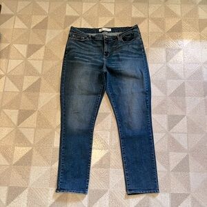 SALE!! Excellent Levi Signature Mid Rise Straight Alex Jeans in Sz 20